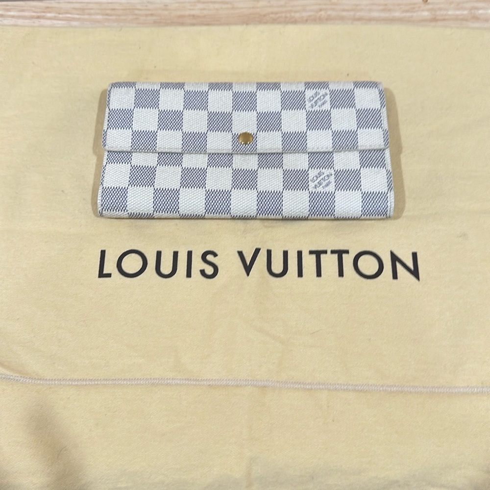 Louis Vuitton White and Gray Damier Azur Continental Wallet